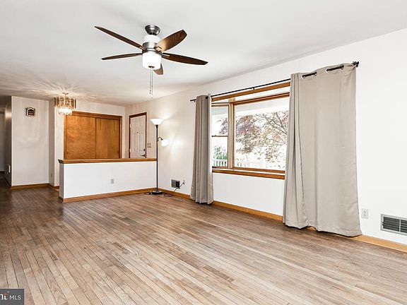 4th image of 208 Opal Ave
