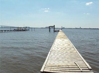 239 Lovers Ln, Ocean Springs, MS 39564
