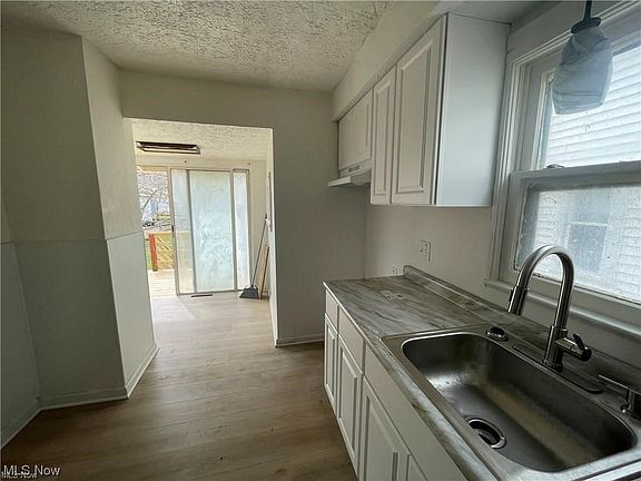 4th image of 618 W 57th St #1