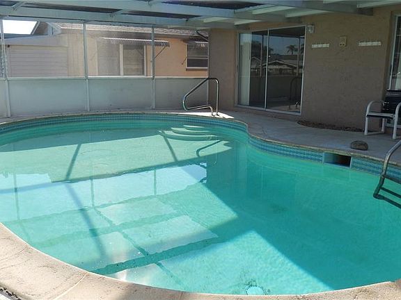 4th image of 2052 Norfolk Dr