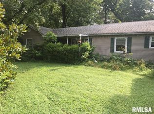 1626 N Main St, Benton, IL 62812
