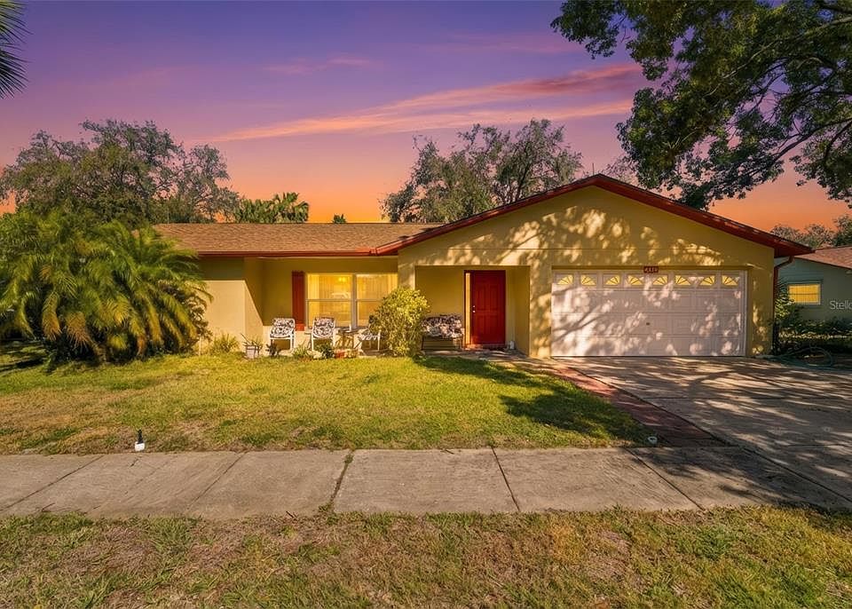 1st image of 8035 Gleneagle Dr