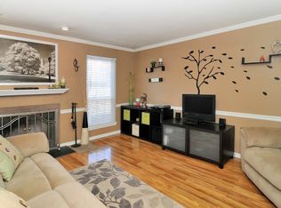 9 Village Dr, Schwenksville, PA