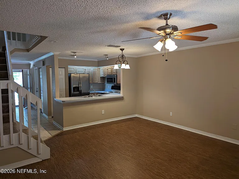 8529 Sturbridge Cir W — Photo 5