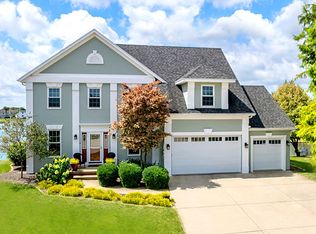 7 Mallard Ct, Bloomington, IL