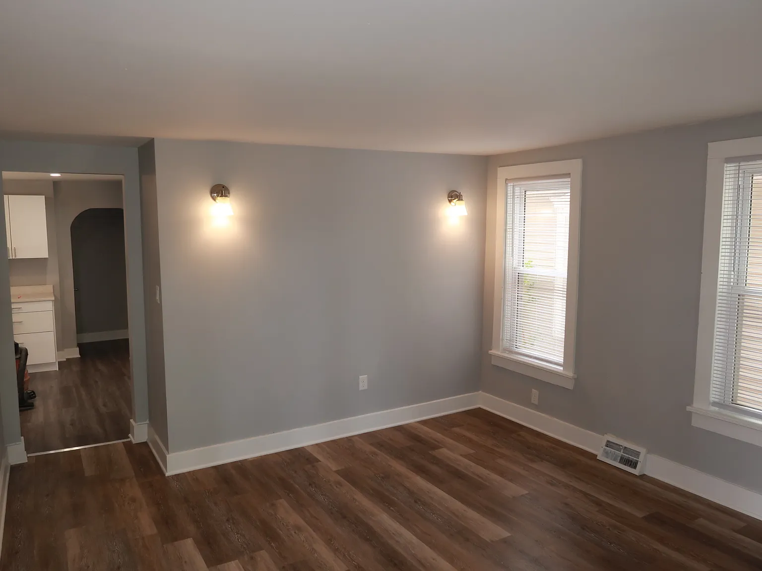 2 bed, 1000 sqft, $1,400 — Photo 3