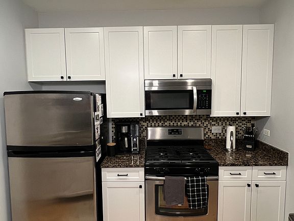 2nd image of 2472 W Foster Ave APT 312