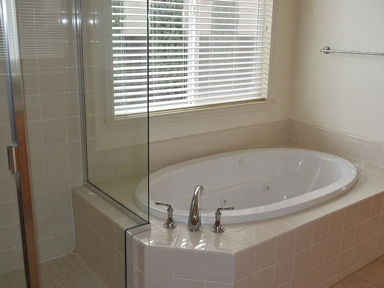 16210 Sheltered Cv E — Photo 19