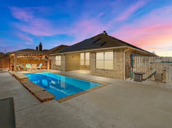 6151 Baggins St, Fort Worth, TX 76179
