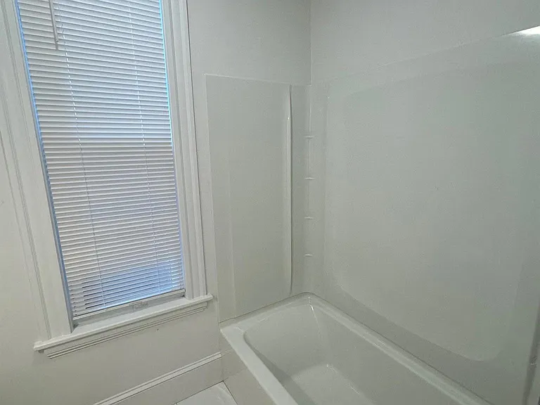 39 Laurel St — Photo 3