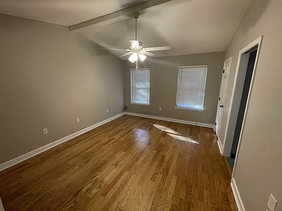 4th image of 1037 Hickory Ave