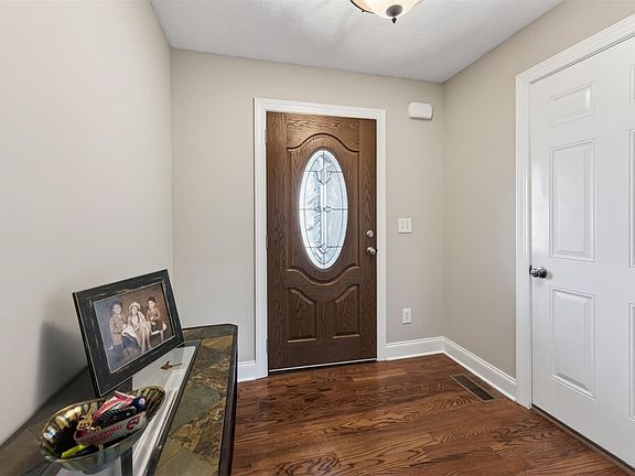 4th image of 2748 Pointe Ct