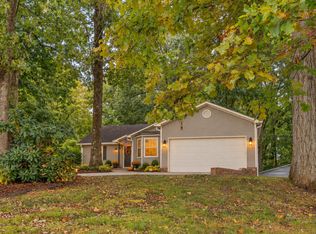 40 E Carolyn Cir, Ringgold, GA 30736