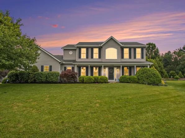 51400 Prague Ct, South Bend, IN 46637
