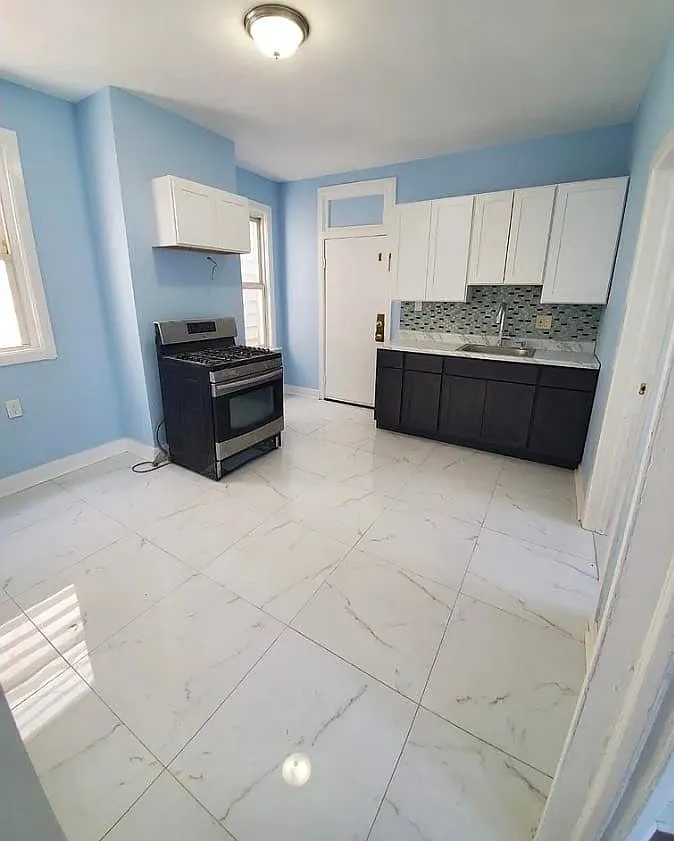 2 bed, 800 sqft, $1,925 — Photo 1