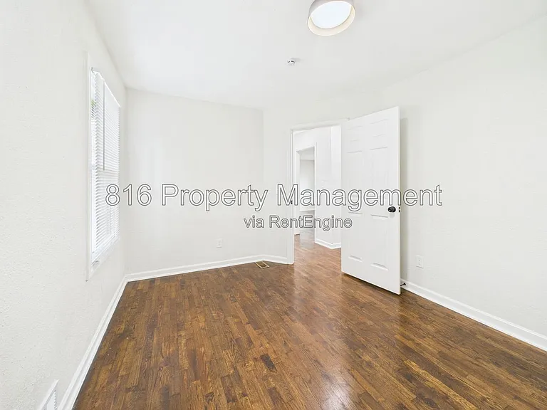 8404 E 47th Ter — Photo 20