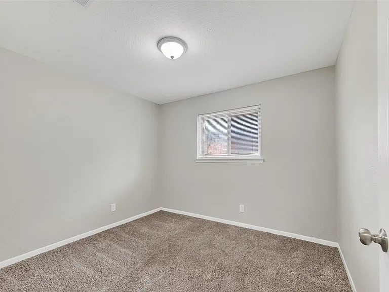17106 Sunshine St — Photo 23