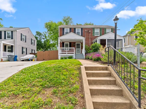 5857 Monticello Rd, Alexandria, VA 22303