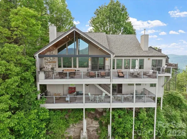 373 Rhododendron Ln, Burnsville, NC 28714