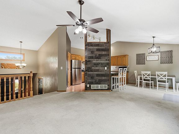 3rd image of 30936 Marigold Ln