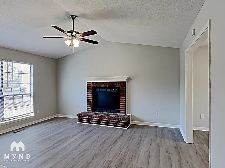2708 Laburnum Dr — Photo 5