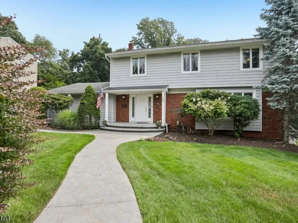26 Almroth Dr, Wayne Twp., NJ 07470