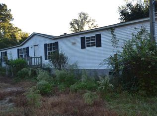 1162 Hall St, Summerton, SC 29148