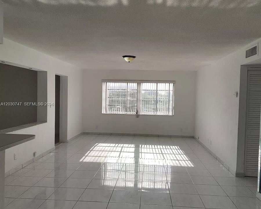 1st image of 200 NE 12th Ave APT 1C