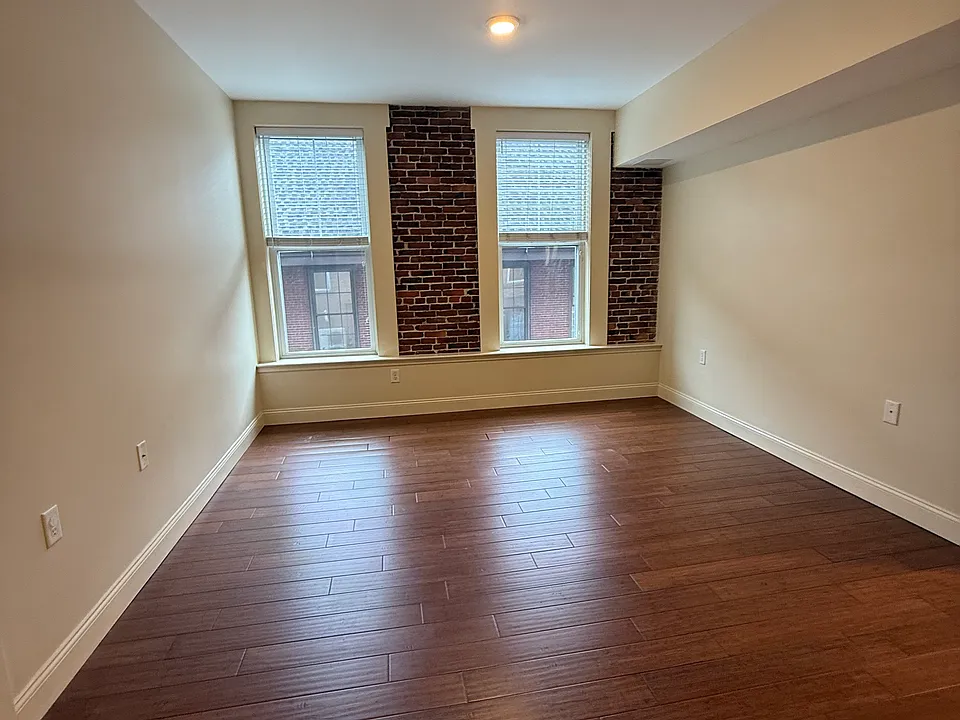 156 Main St #1