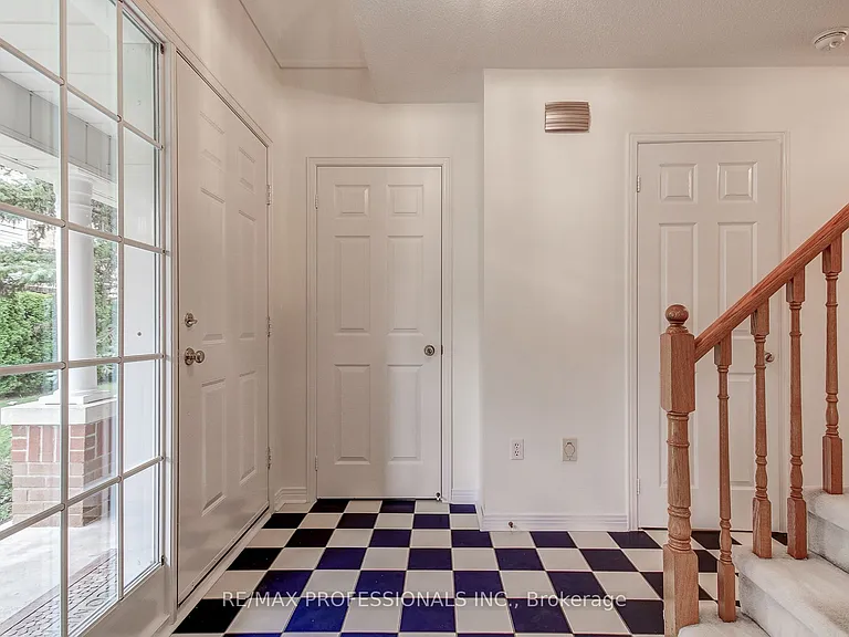 2145 Country Club Dr E #23 — Photo 3