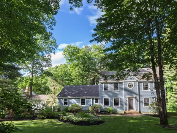 13 Charlotte Drive, Falmouth, ME 04105