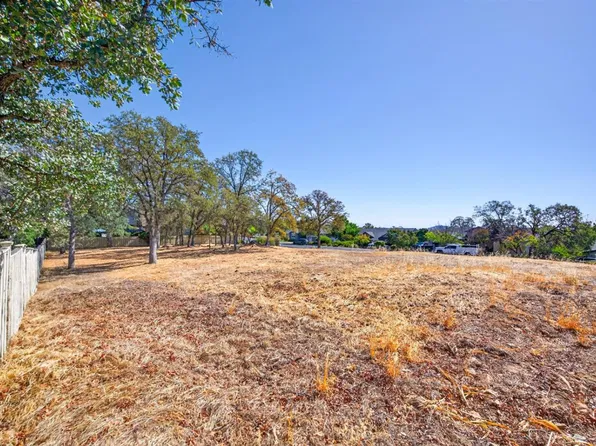 567 Live Oak Dr, Angels Camp, CA 95222