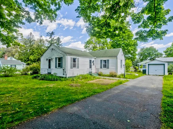135 Lucerne Rd, Springfield, MA 01119