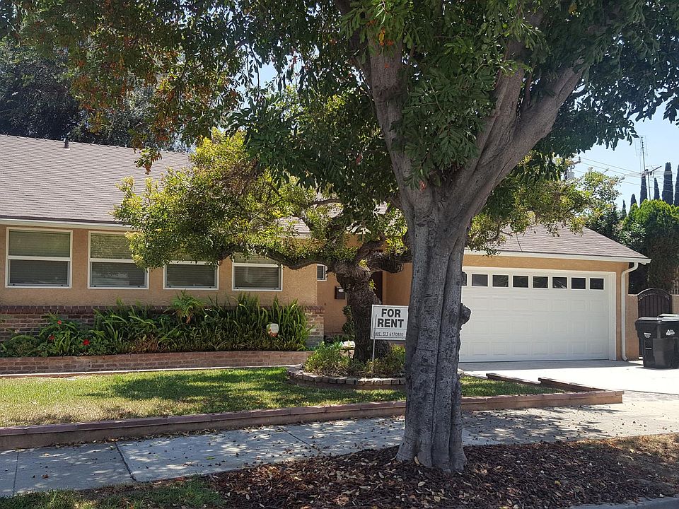 1st image of 209 W Oakmont Dr