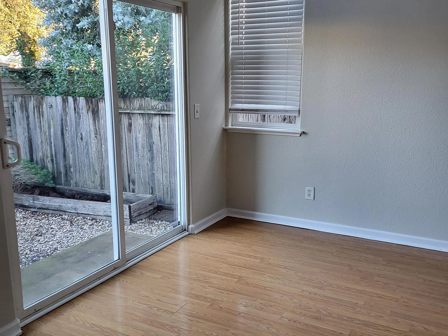 2 bed, 900 sqft, $2,500 — Photo 3