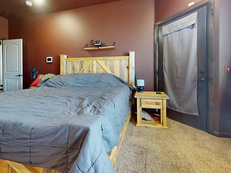 373 NE Sanders Dr — Photo 12