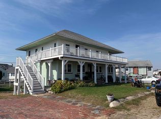 24 Campton St, Hampton, NH 03842