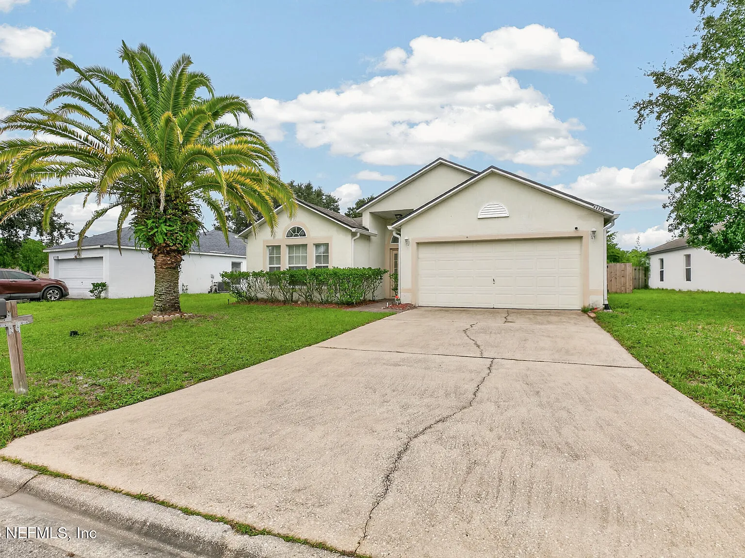 3 bed, 2.0 bath, 1865 sqft, $2,400 — Photo 4