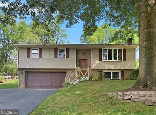86 E Church St, Stevens, PA
