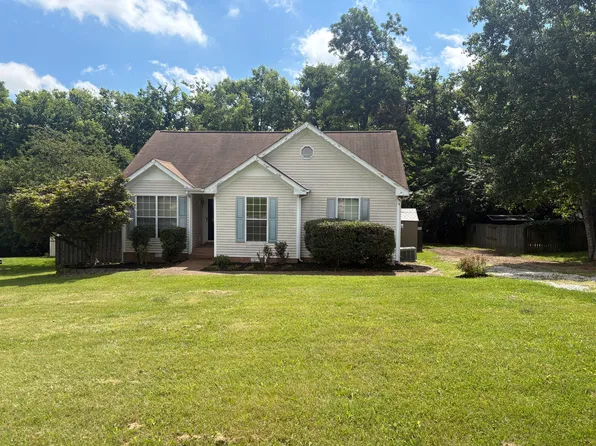 2824 Maple Cir, Thompsons Station, TN 37179