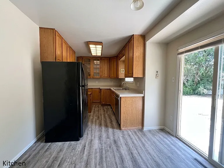 3872 Surrey Ln — Photo 18