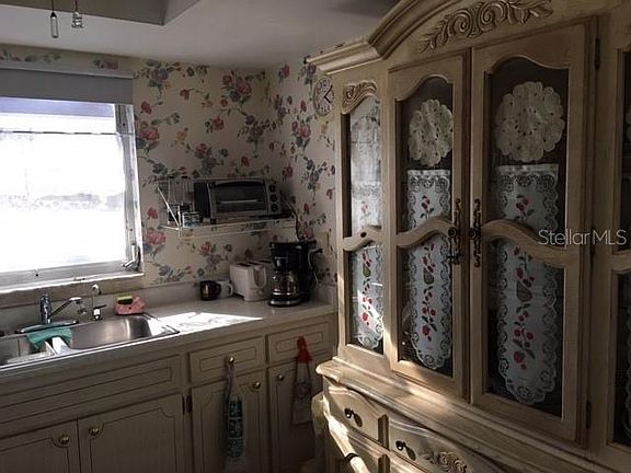 5th image of 2932 Swifton Dr #136