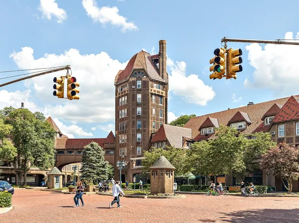 104-60 Queens Boulevard image 14 of 21