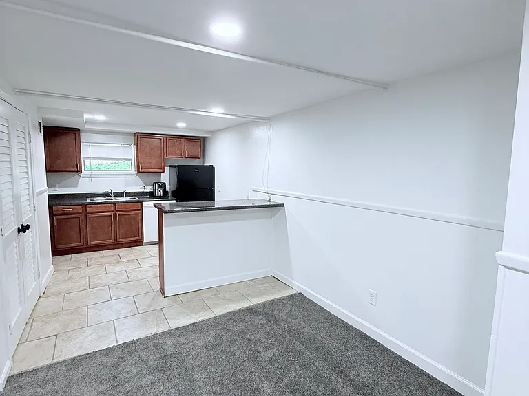 1036 Longley Ave NW #C — Photo 2