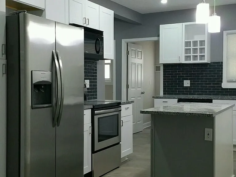 845 Wealthy St SE #1-5 — Photo 2