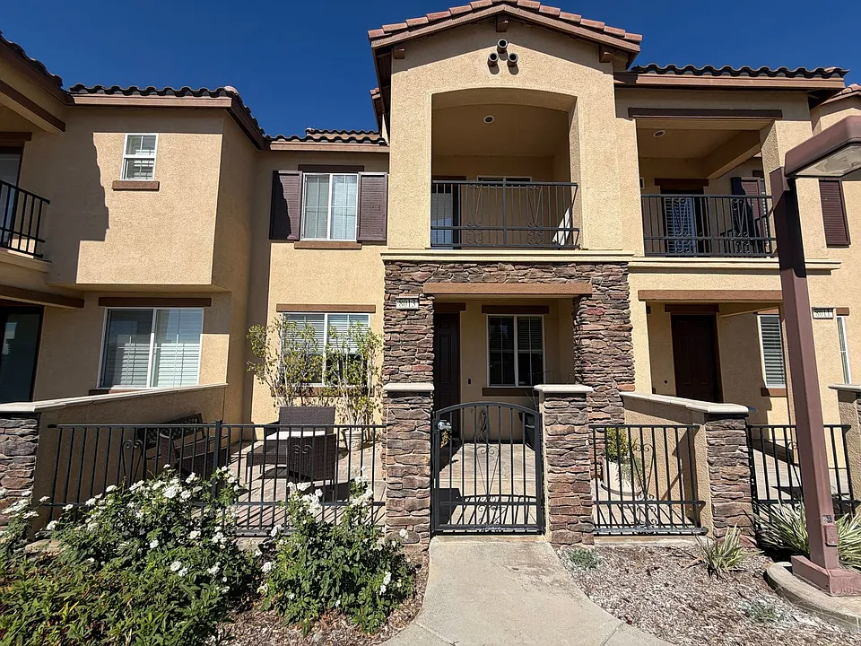 8013 City View Pl
