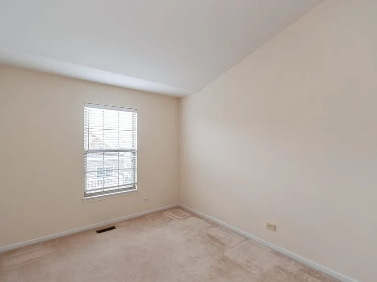 593 Prestwick Ln — Photo 47