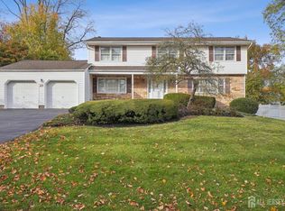 21 Stephens Dr, East Brunswick, NJ 08816