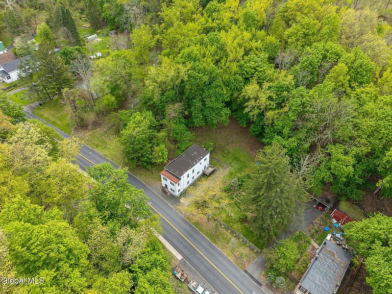 5th image of 44 Spring Avenue