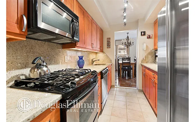 Sold by Douglas Elliman | media 8